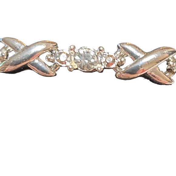 Vintage Silver Tone Infinity Bracelet 7 inch L12 - Picture 2 of 3